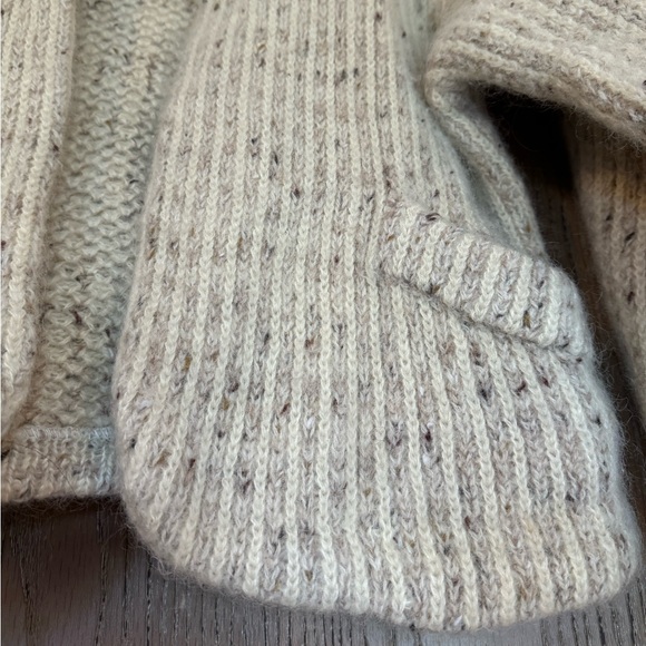 Vintage 90s Gorgeous Mohair Wool P.G.E. Oatmeal Color Sweater Cardigan - Picture 3 of 6